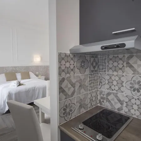 Guest house Antica Dimora Pellegrino 3*