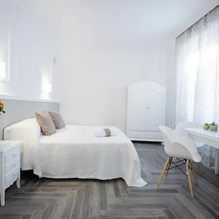Guest house Antica Dimora Pellegrino 3*